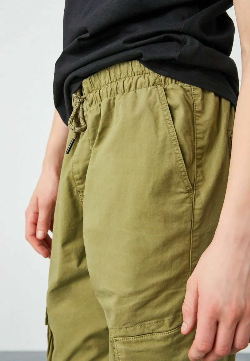 Next Cargohose - Olive Green | Kinder 3 Next Cargohose - Olive Green | Kinder – Bild 3
