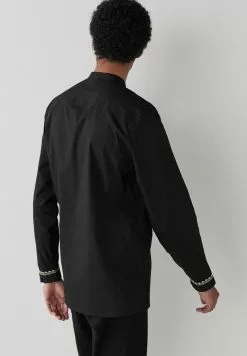 Next Herren EMBROIDERED REGULAR LENGTH KURTA - Hemd - Black -Next Großes Kaufhaus 1ca1a49c6710496bb71cbbee26181fa2