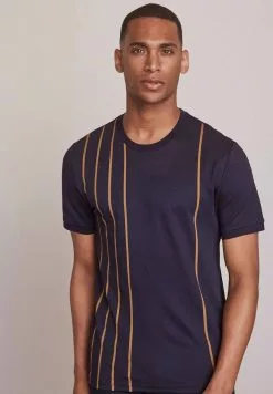 Next T-Shirt Print - Navy Blue Vertical Tan | Herren