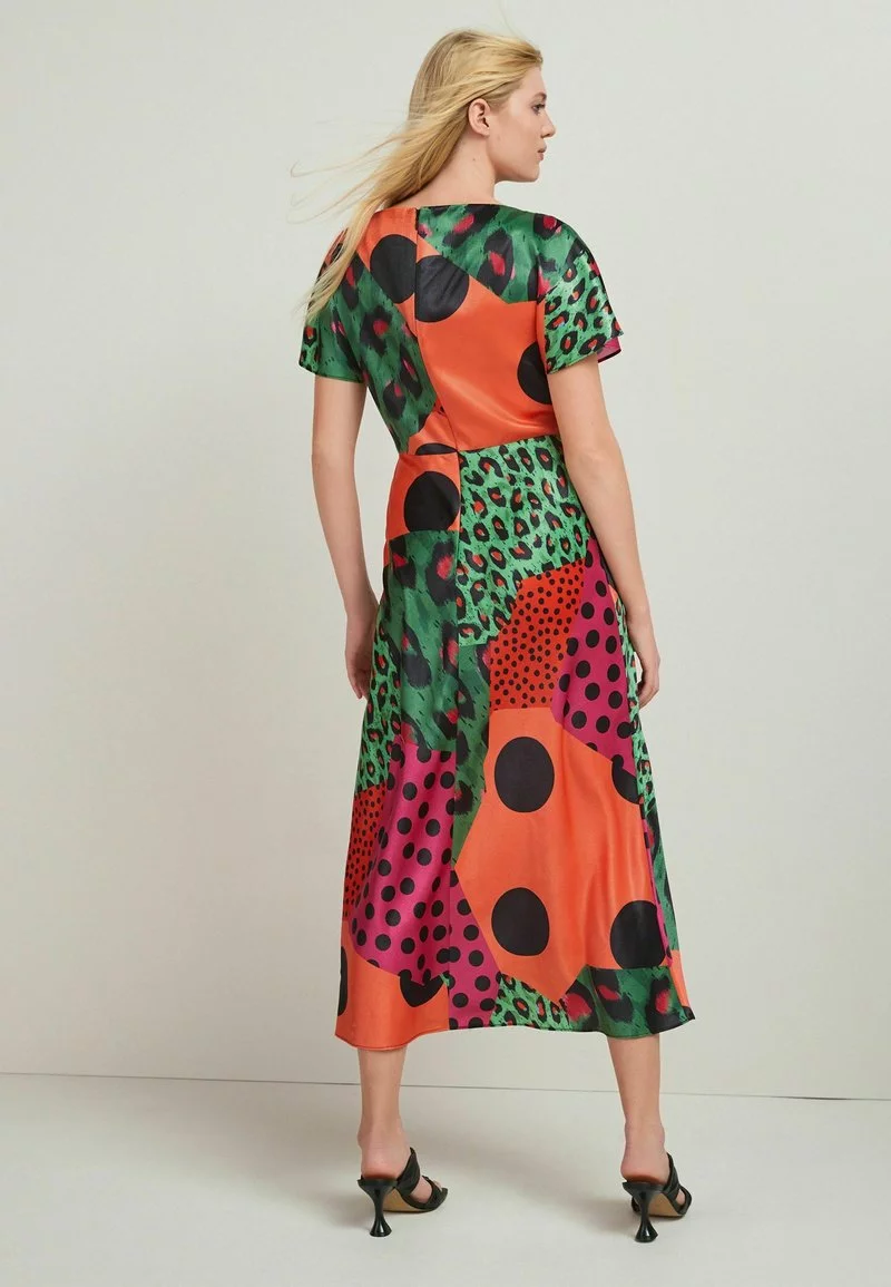 Next Damen WIDE NECK - Freizeitkleid - Multi Bright Wild Animal 2 Next Damen WIDE NECK - Freizeitkleid - Multi Bright Wild Animal – Bild 2