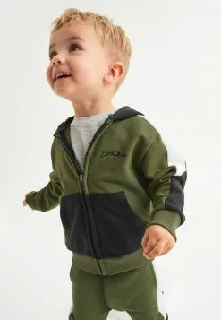 Next Kinder SET - Trainingsanzug - Green 6 Next Kinder SET - Trainingsanzug - Green -Next Großes Kaufhaus 212bc3d80bce42a994d09983d3469f4e