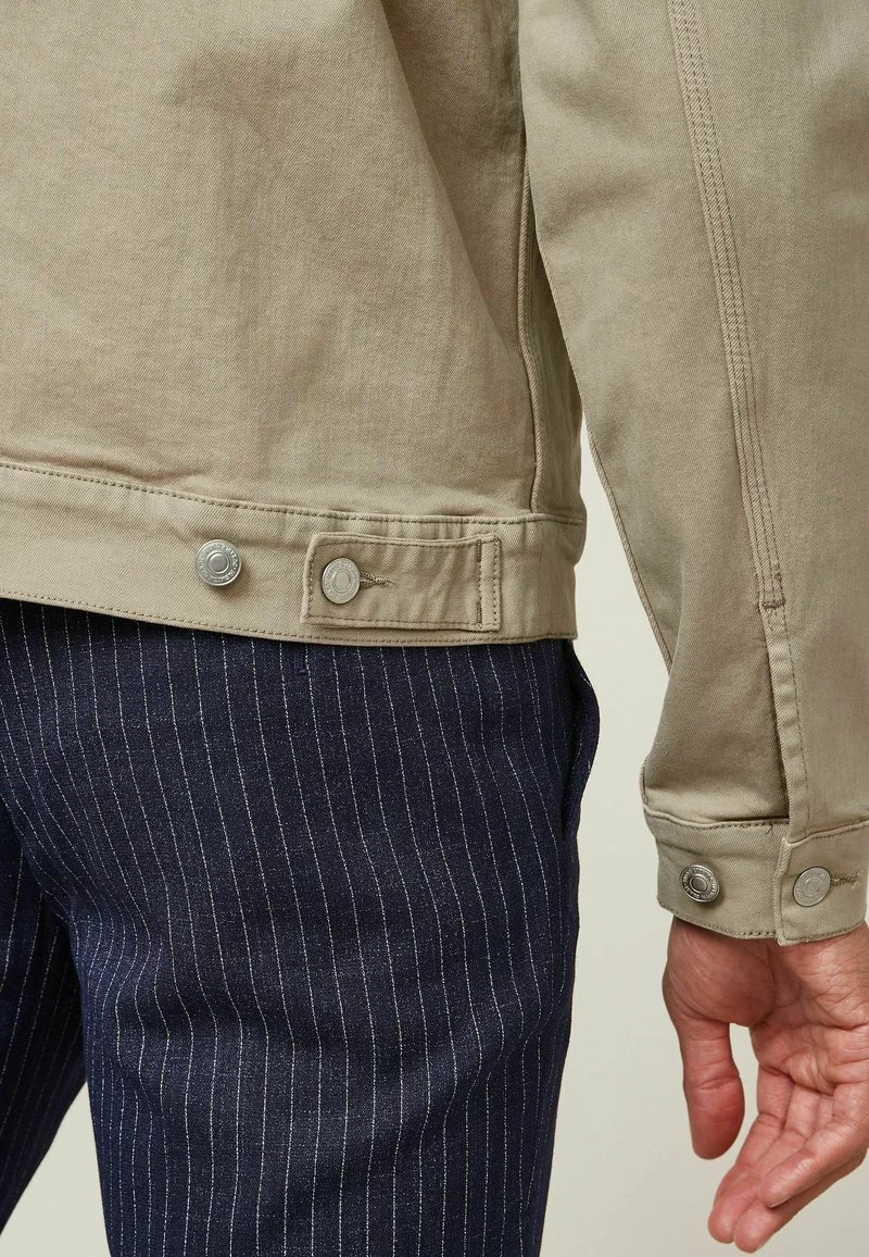 Next WITH STRETCH - Jeansjacke - Neutral | Herren 3 Next WITH STRETCH - Jeansjacke - Neutral | Herren – Bild 3