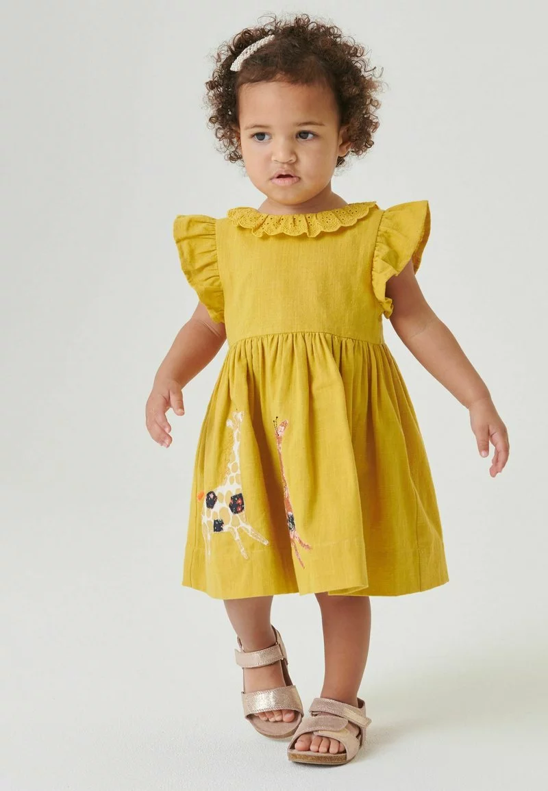 Next CHARACTER APPLIQUE - Freizeitkleid - Ochre Yellow Giraffe | Kinder 1 Next CHARACTER APPLIQUE - Freizeitkleid - Ochre Yellow Giraffe | Kinder