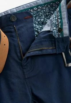 Next Herren BELTED SOFT TOUCH - Chino - Navy Blue 12 Next Herren BELTED SOFT TOUCH - Chino - Navy Blue -Next Großes Kaufhaus 3447c2da7a6f45d78792d087e08b41b3