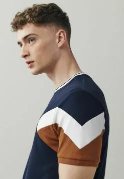 Next Herren BLOCKED - T-Shirt Print - Navy Blue Tan Brown -Next Großes Kaufhaus 37bf3a57a4df4bc48968e57a17c975c2