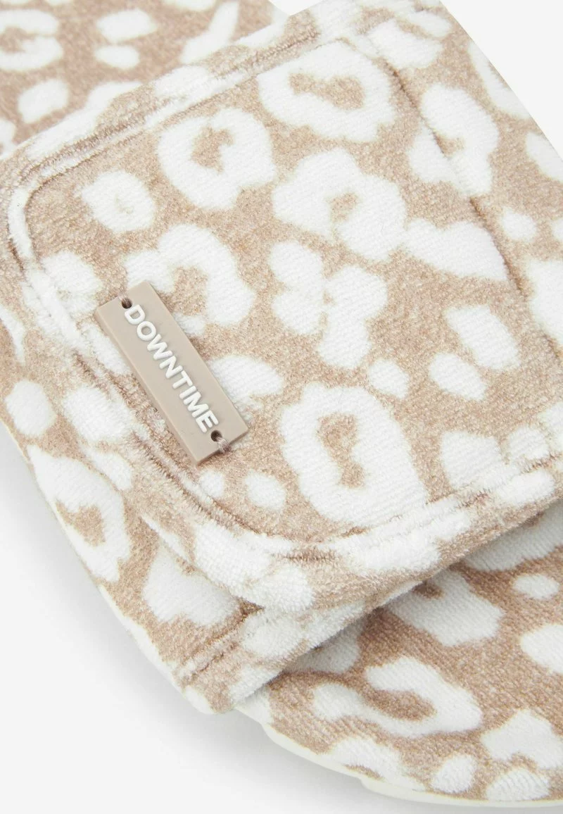 Next TOWEL - Hausschuh - Brown, White | Damen 4 Next TOWEL - Hausschuh - Brown, White | Damen – Bild 4