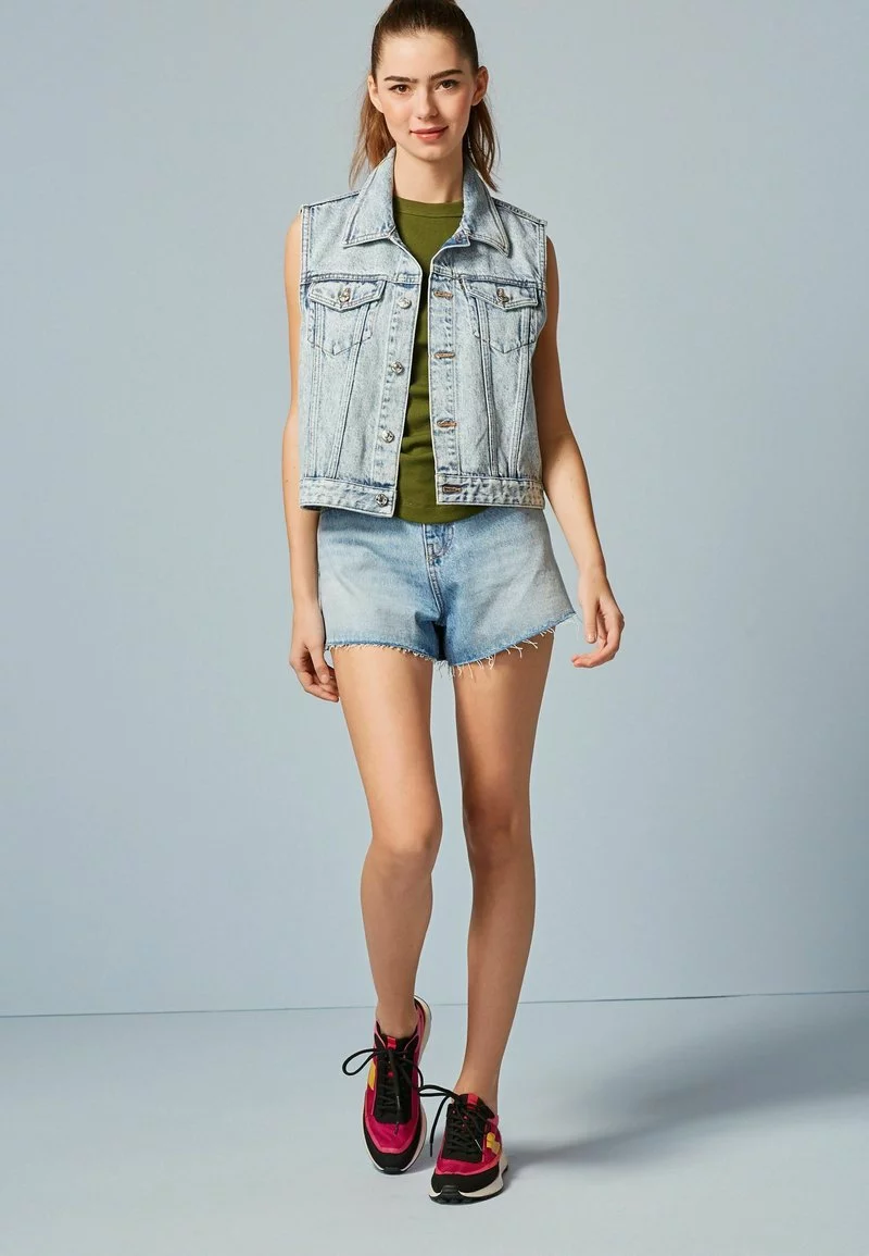 Next Damen SLEEVELESS GILET - Weste - Bleach Blue Acid Wash 1 Next Damen SLEEVELESS GILET - Weste - Bleach Blue Acid Wash