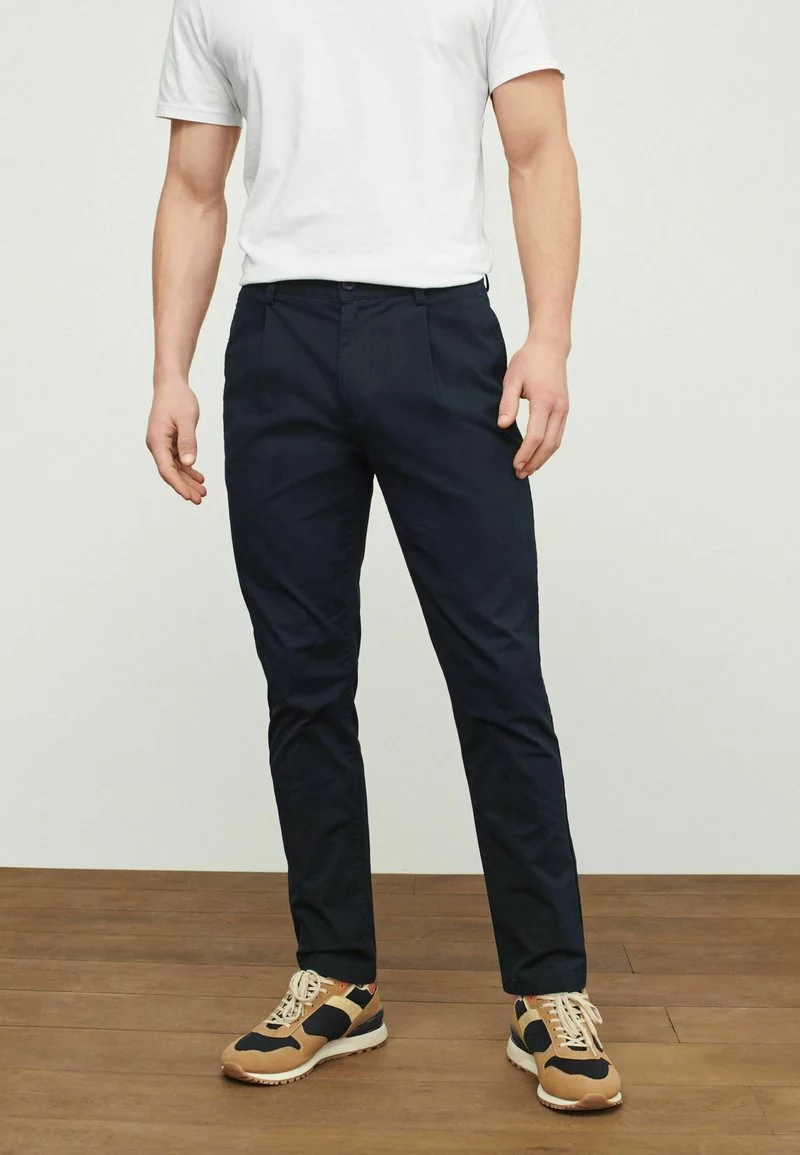 Next Herren PLEATED STRETCH - Stoffhose - Navy Blue 1 Next Herren PLEATED STRETCH - Stoffhose - Navy Blue
