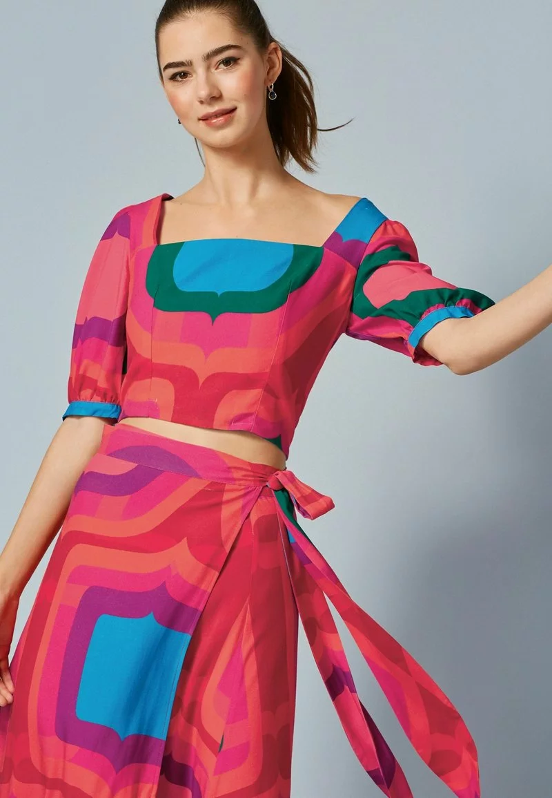 Next Damen Bluse - Pink Geo Print 1 Next Damen Bluse - Pink Geo Print