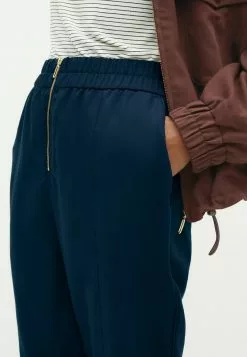 Next Damen ZIP FRONT TAPER LEG - Stoffhose - Dark Blue 8 Next Damen ZIP FRONT TAPER LEG - Stoffhose - Dark Blue -Next Großes Kaufhaus 61d4ace0bcd6497db92c85c6d8ca32f8