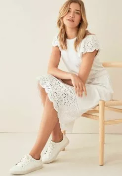 Next Damen BRODERIE TRIM SHORT SLEEVE MINI - Freizeitkleid - White -Next Großes Kaufhaus 6a8632ae4a354af394a291c86ad10f16