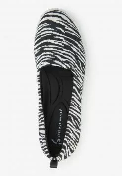 Next Damen MOTION FLEX FLYKNIT - Klassischer Ballerina - Zebra 5 Next Damen MOTION FLEX FLYKNIT - Klassischer Ballerina - Zebra -Next Großes Kaufhaus 6ba43dd934d345b8aa11a1827a0a4c94