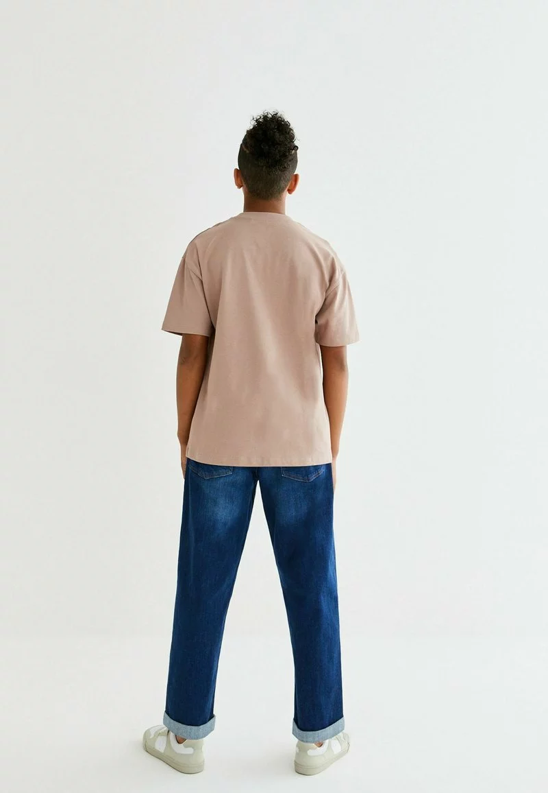 Next T-Shirt Print - Neutral Brown Skate Skeleton | Kinder 3 Next T-Shirt Print - Neutral Brown Skate Skeleton | Kinder – Bild 3