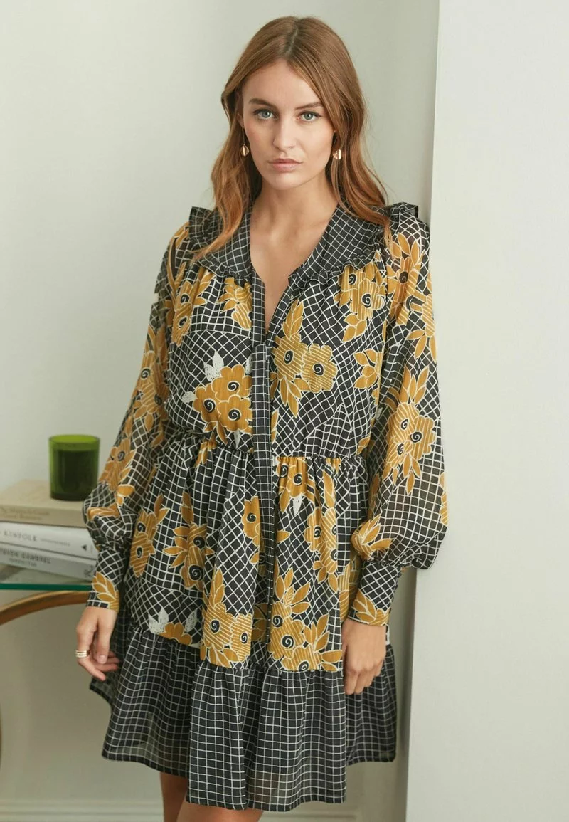 Next Damen CELIA BIRTWELL MINI TEA - Freizeitkleid - Black Spliced Print 1 Next Damen CELIA BIRTWELL MINI TEA - Freizeitkleid - Black Spliced Print