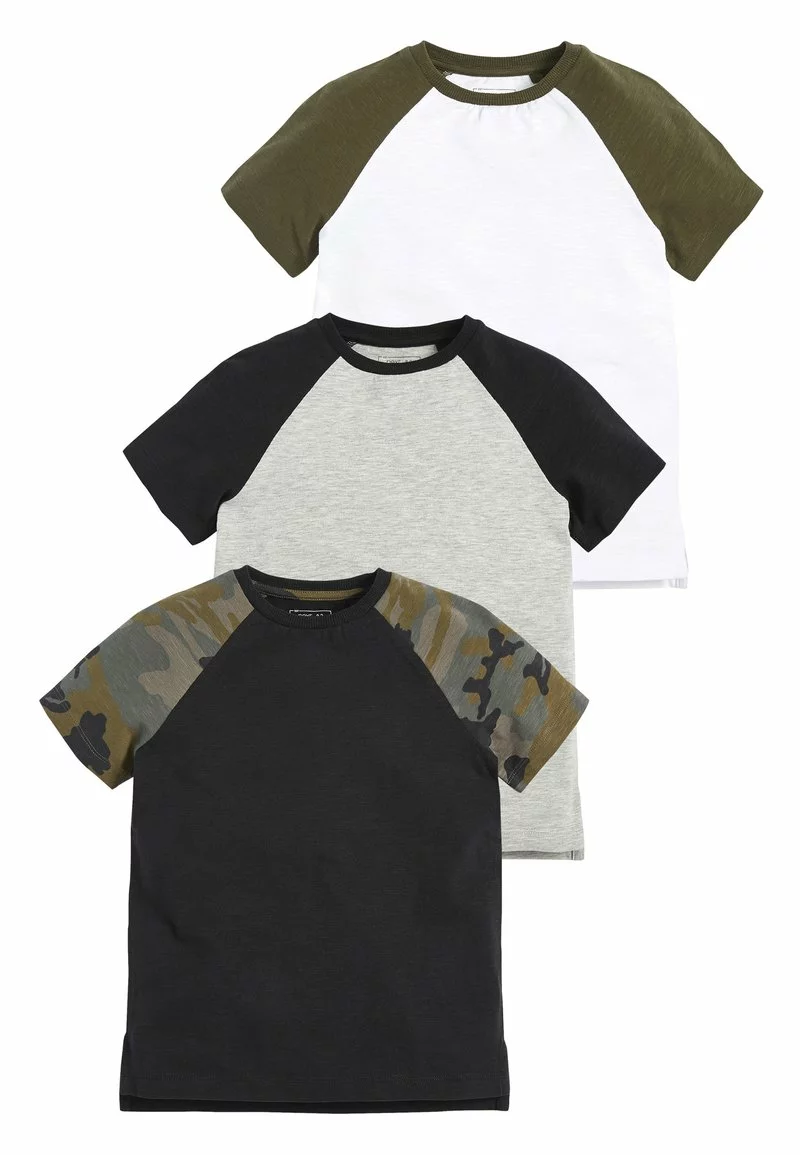 Next Kinder CAMOUFLAGE 3 PACK CAMO SHORT SLEEVE RAGLAN T-SHIRTS (3-16YRS) - T-Shirt Print - Black 1 Next Kinder CAMOUFLAGE 3 PACK CAMO SHORT SLEEVE RAGLAN T-SHIRTS (3-16YRS) - T-Shirt Print - Black