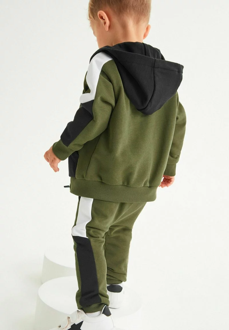 Next Kinder SET - Trainingsanzug - Green 2 Next Kinder SET - Trainingsanzug - Green – Bild 2