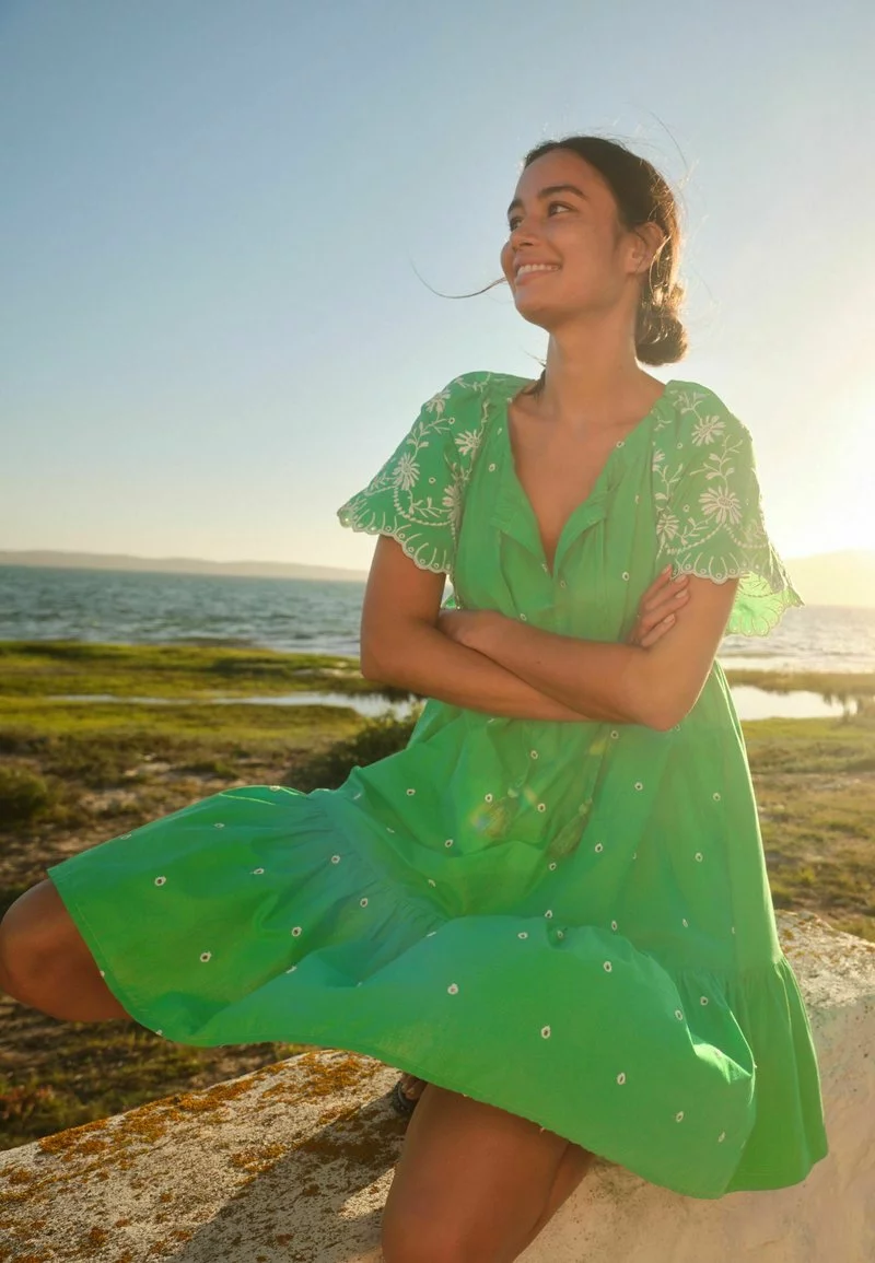 Next Damen SHORT SLEEVE BRODERIE MINI KAFTAN - Freizeitkleid - Green 3 Next Damen SHORT SLEEVE BRODERIE MINI KAFTAN - Freizeitkleid - Green – Bild 3