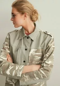 Next Damen SAVANNAH MILLER CAMO - Übergangsjacke - Khaki Green -Next Großes Kaufhaus a9ab25c9f68a44d1a340716b835ad80f