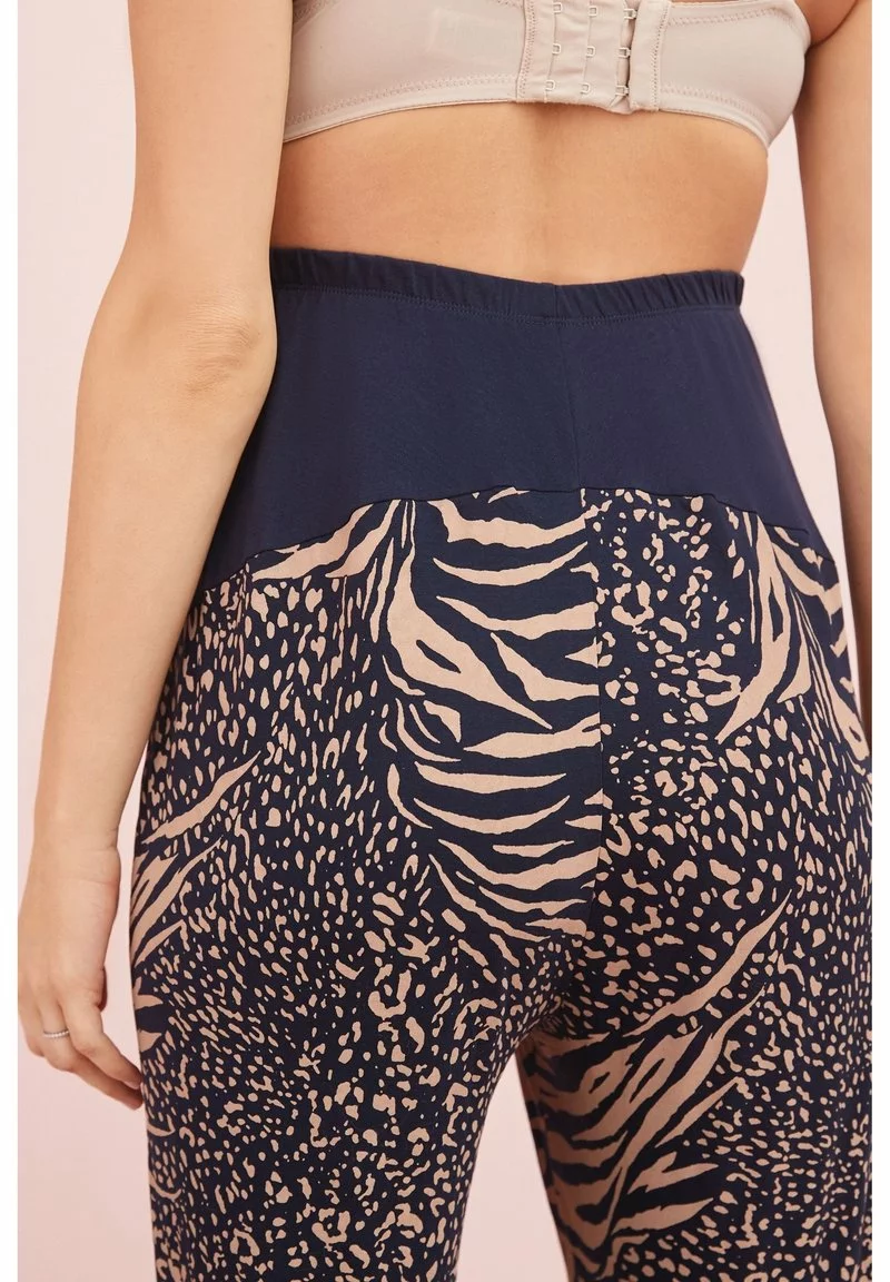 Next Damen Nachtwäsche Set - Navy Blue Animal 4 Next Damen Nachtwäsche Set - Navy Blue Animal – Bild 4