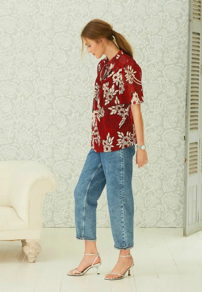 Next Damen TRIM FLUTTER SLEEVE - Bluse - Celia Birtwell Blue Moon Red 3 Next Damen TRIM FLUTTER SLEEVE - Bluse - Celia Birtwell Blue Moon Red – Bild 3