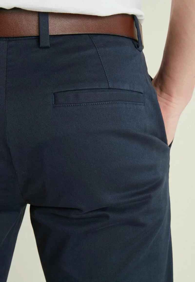 Next Herren BELTED SOFT TOUCH - Chino - Navy Blue 3 Next Herren BELTED SOFT TOUCH - Chino - Navy Blue – Bild 3