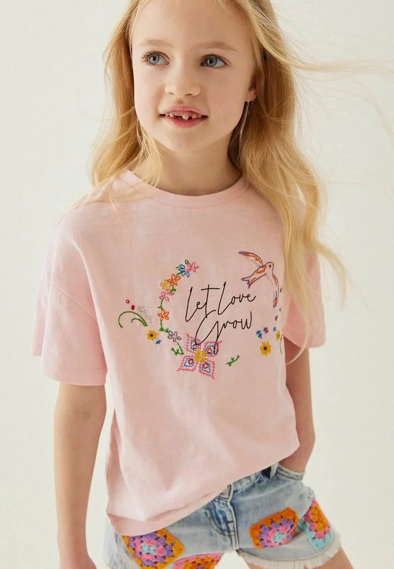Next Kinder LET LOVE GROW EMBROIDERY - T-Shirt Print - Pink 1 Next Kinder LET LOVE GROW EMBROIDERY - T-Shirt Print - Pink