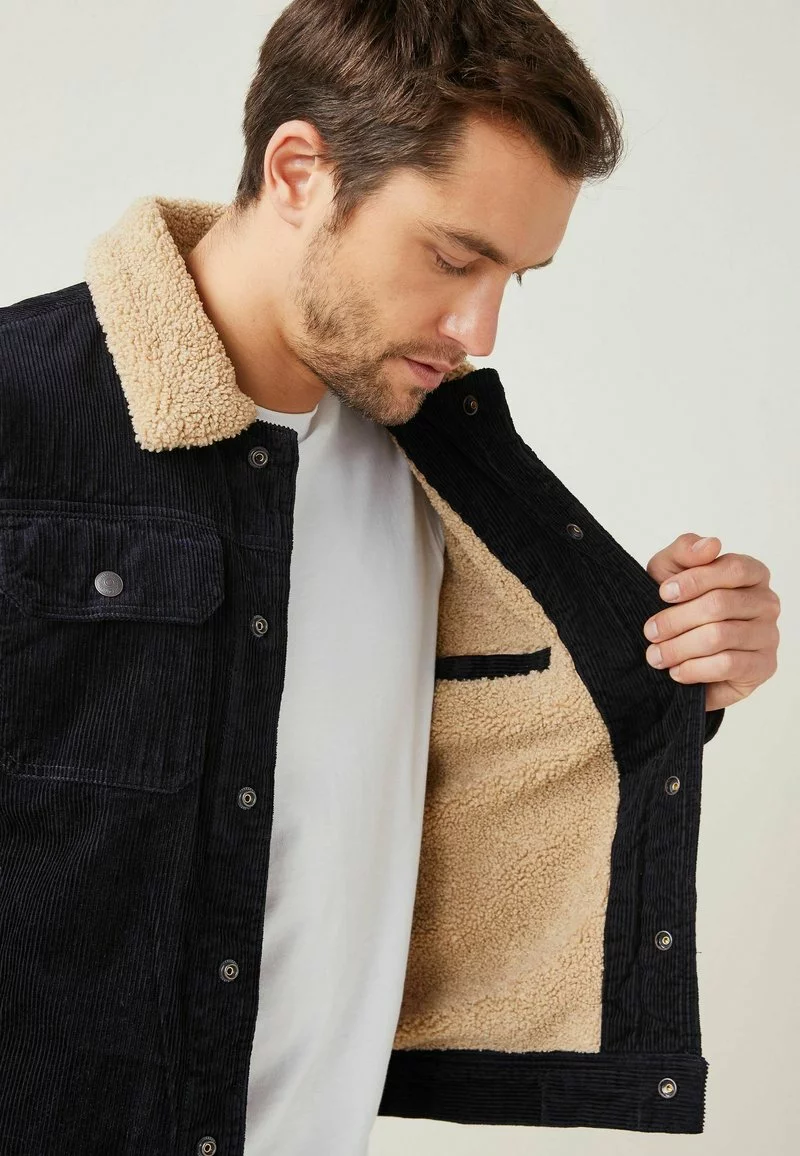 Next Herren BORG COLLARED CORD TRUCKER - Übergangsjacke - Navy 3 Next Herren BORG COLLARED CORD TRUCKER - Übergangsjacke - Navy – Bild 3