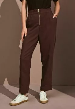 Next Damen ZIP FRONT TAPER LEG - Stoffhose - Brown 6 Next Damen ZIP FRONT TAPER LEG - Stoffhose - Brown -Next Großes Kaufhaus d5bfd963a6bc4952888eedaae8cb9c59