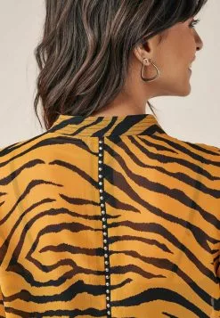 Next Damen TRIM DETAIL - Hemdbluse - Ochre Yellow Black Animal 7 Next Damen TRIM DETAIL - Hemdbluse - Ochre Yellow Black Animal -Next Großes Kaufhaus d708e42de8c644cb8c61724ea333cc23