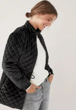 Next Damen QUILTED TIE FRONT - Kurzmantel - Black 7 Next Damen QUILTED TIE FRONT - Kurzmantel - Black -Next Großes Kaufhaus d7f109af3f4e4e7d8511388d5818fc1f