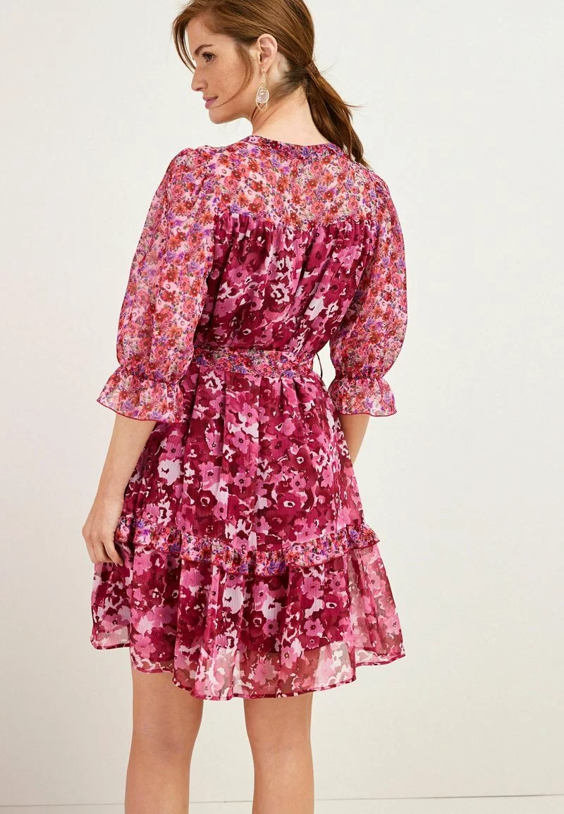 Next Damen TIERED - Freizeitkleid - Pink Spliced Floral 3 Next Damen TIERED - Freizeitkleid - Pink Spliced Floral – Bild 3