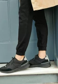 Next Damen Sneaker Low - Black