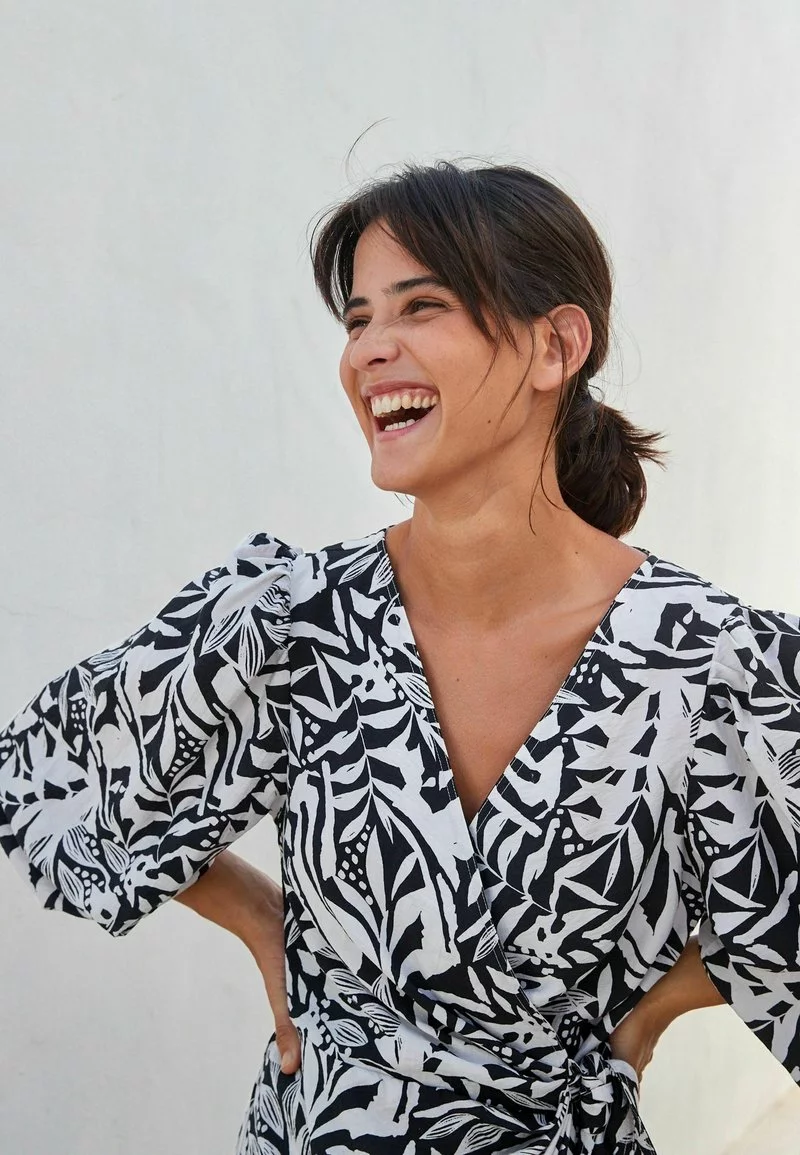 Next Damen KIMONO WRAP DRESS - Freizeitkleid - Black White Floral 3 Next Damen KIMONO WRAP DRESS - Freizeitkleid - Black White Floral – Bild 3