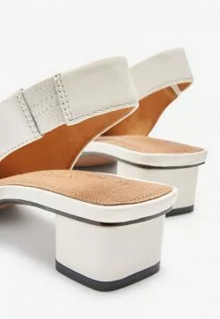 Next Damen Pumps - Off White -Next Großes Kaufhaus fdc07cc0fd514824a3f48a055f79fcee