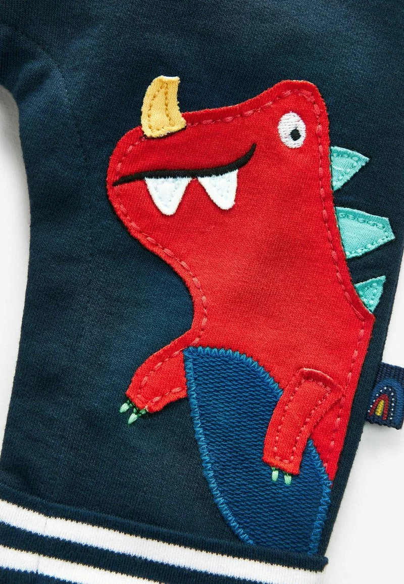 Next 2 PIECE SET - Latzhose - Denim Blue Red Bright | Kinder 5 Next 2 PIECE SET - Latzhose - Denim Blue Red Bright | Kinder – Bild 5